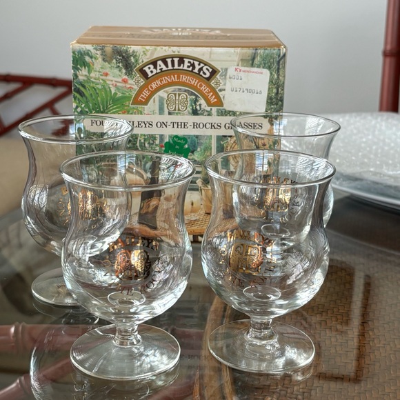 Vintage Baileys Irish Cream On The Rocks Glasses with Box Four - Picture 3 of 7